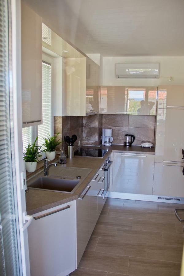 Apartmani Zoric Пунат Екстериор снимка
